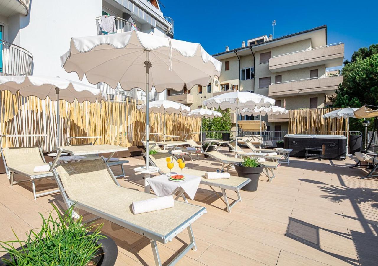 Park Hotel Lignano Sabbiadoro Kültér fotó