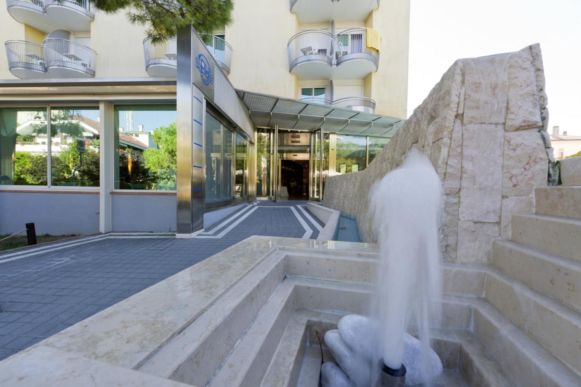 Park Hotel Lignano Sabbiadoro Kültér fotó