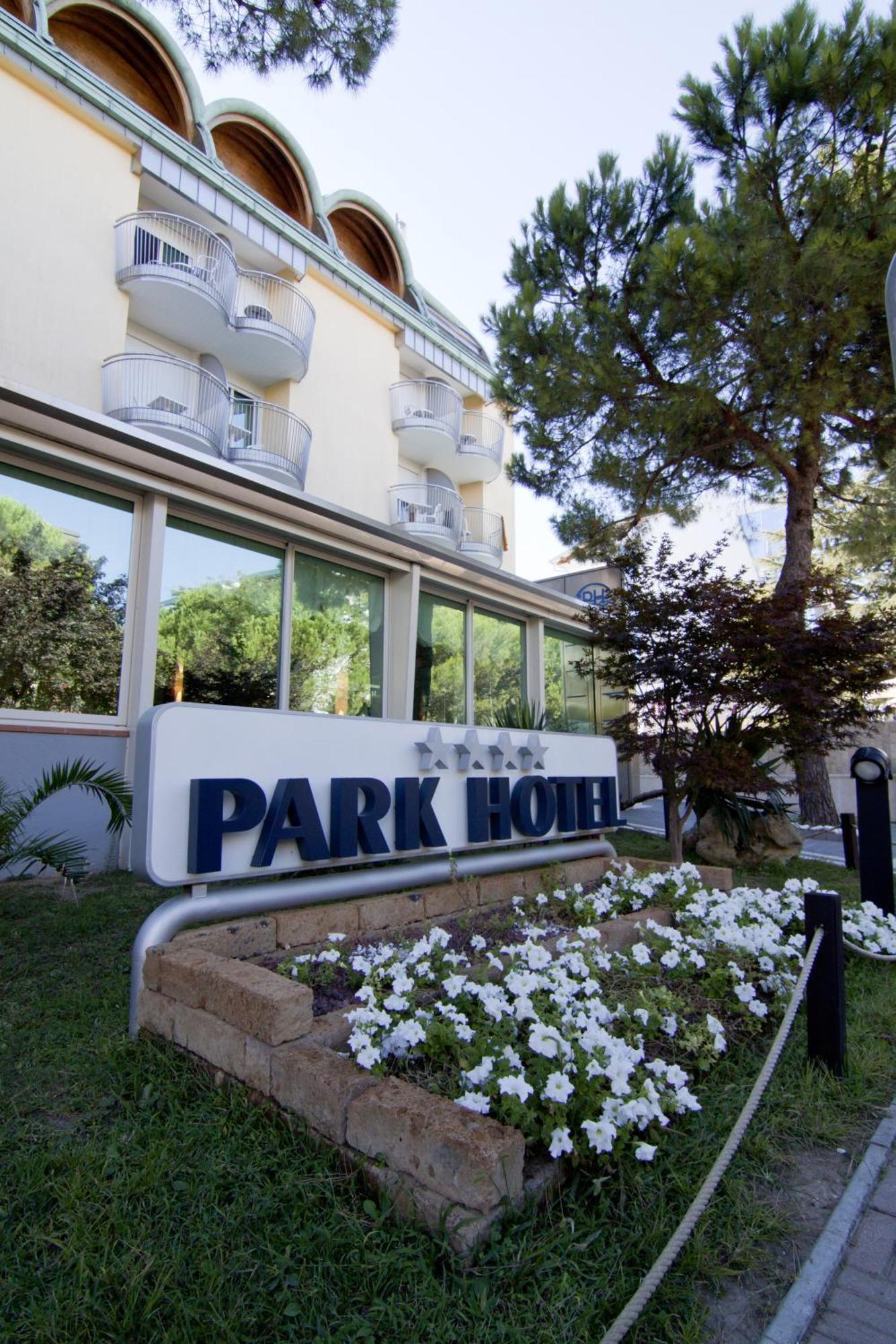 Park Hotel Lignano Sabbiadoro Kültér fotó