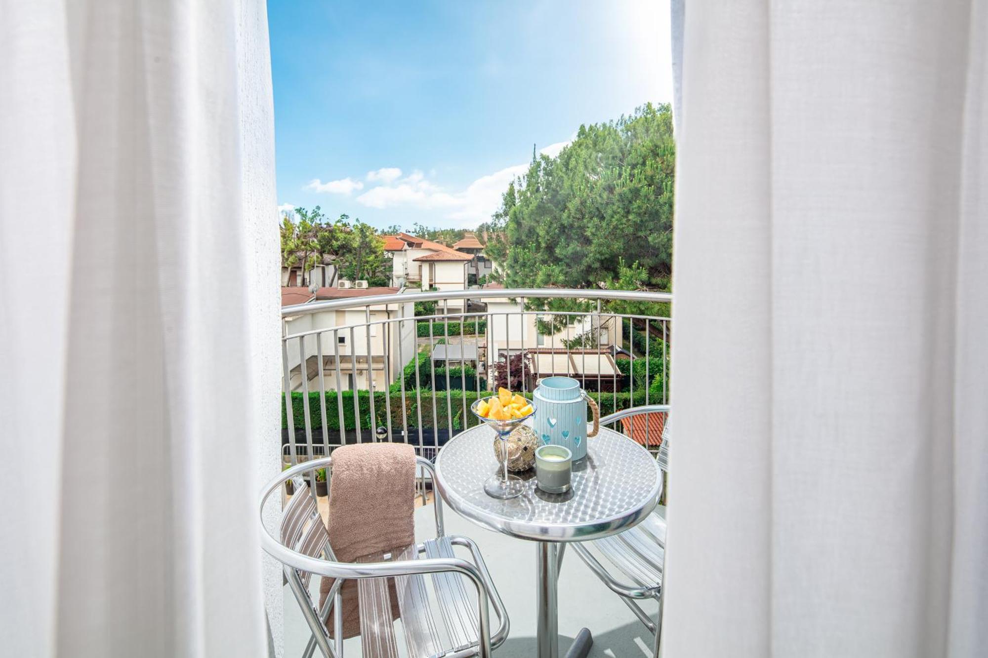 Park Hotel Lignano Sabbiadoro Kültér fotó