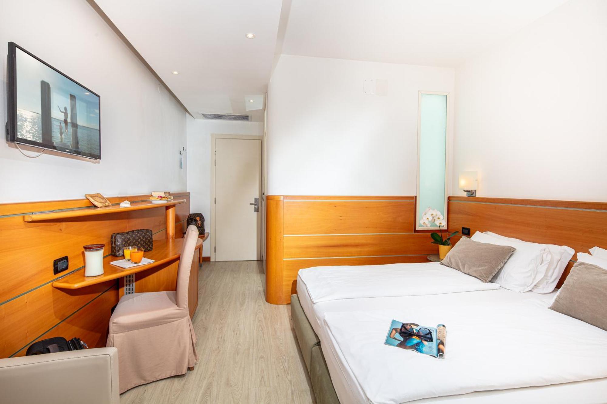 Park Hotel Lignano Sabbiadoro Kültér fotó
