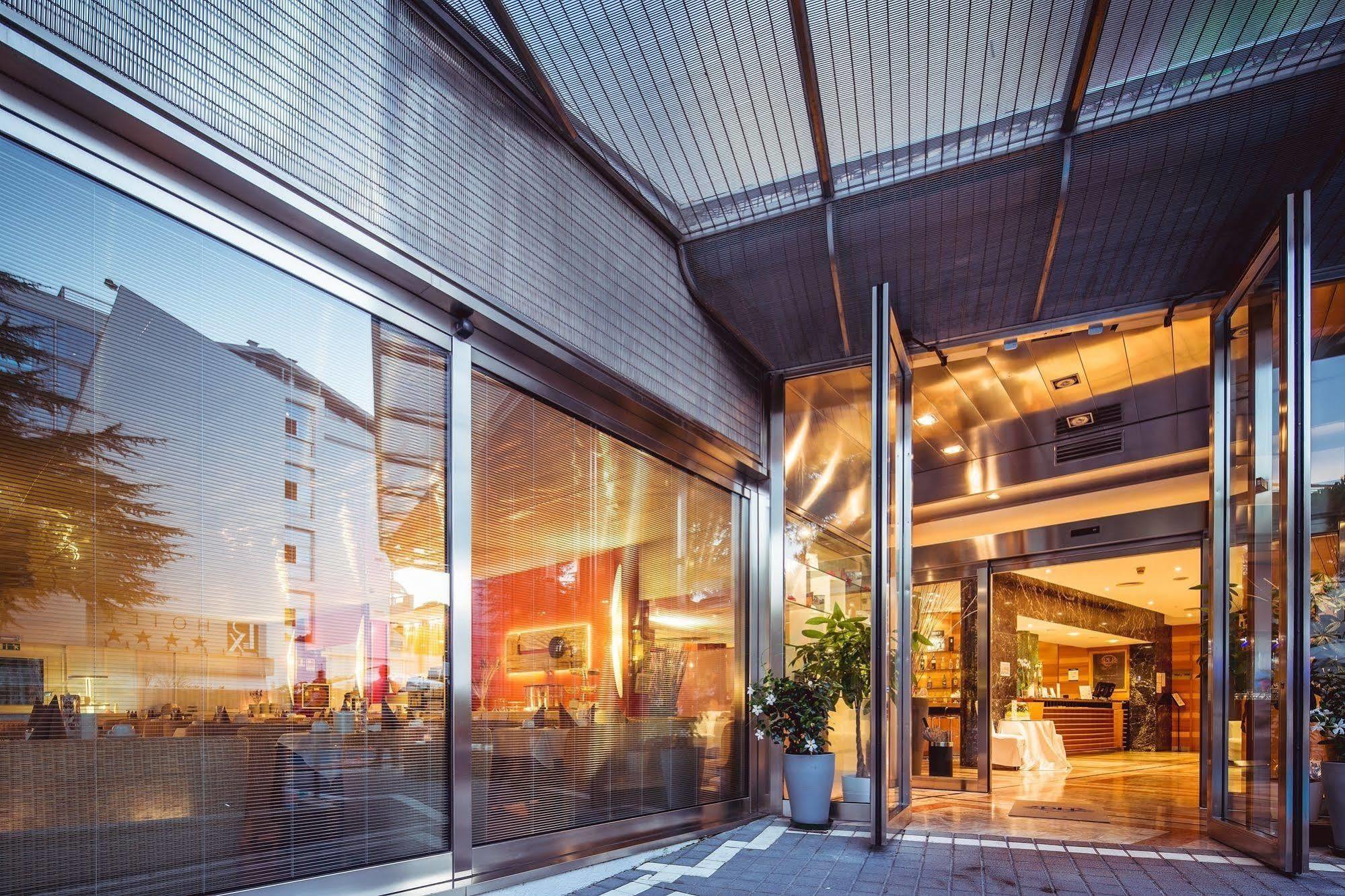 Park Hotel Lignano Sabbiadoro Kültér fotó